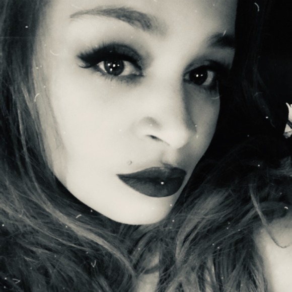 Meet your Posher, Chantel - Picture 1 of 1